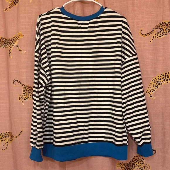 Oversized Striped Crewneck - Picture 6 of 7